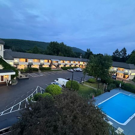 The Black Mountain Inn Brattleboro Exterior foto